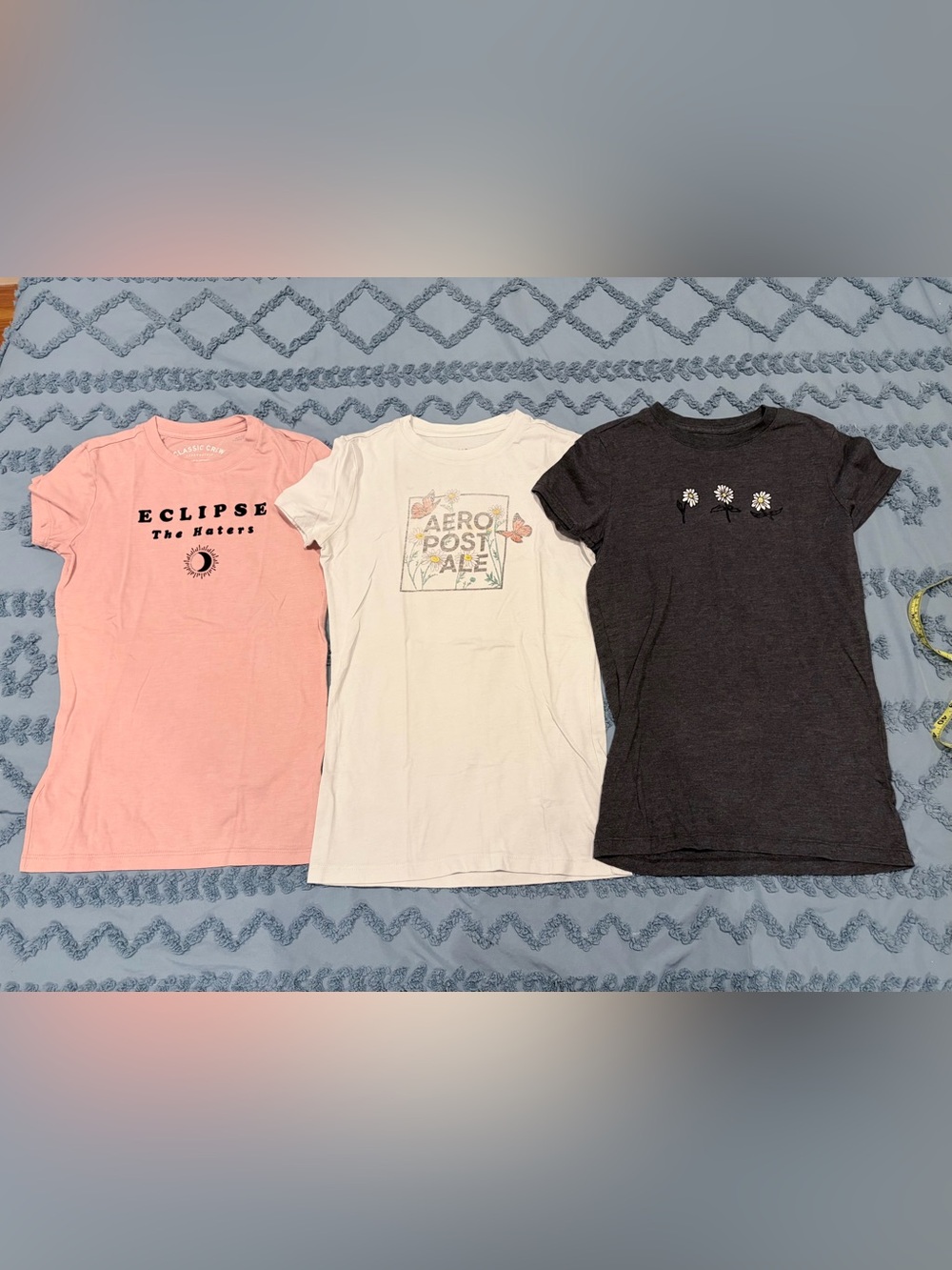 Aeropostale Graphic T-Shirt Bundle XS | 3 Short Sleeve Tees Pink White Gray